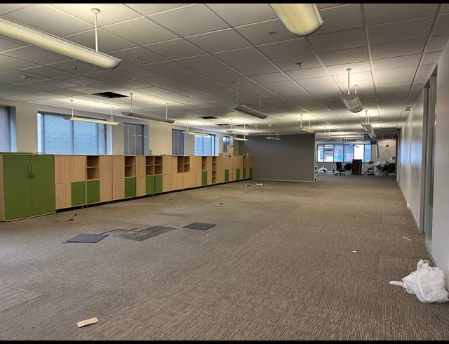 1,295M² OFFICE TO LET IN SANDTON CENTRAL